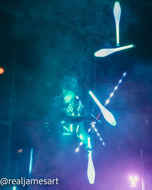 LED Show mit Keulen Jonglage in Limburg