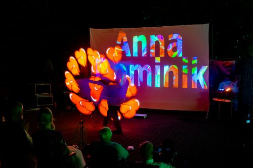 Hochzeits LED Show mit Namen des Brautpaares mit Pixel Poi