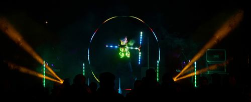 LED Show mit Licht Effekten und Jonglage