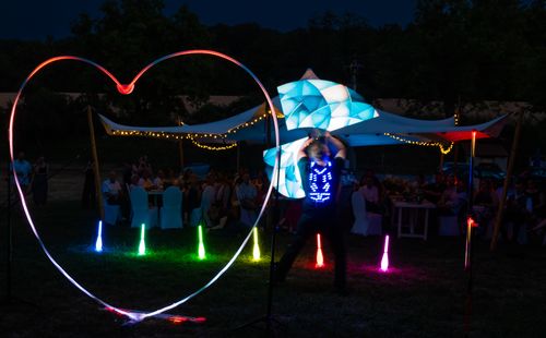 Hochzeits Show Act mit LED Jonglage